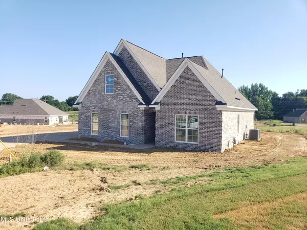 104 Honor Cove, Senatobia, MS 38668