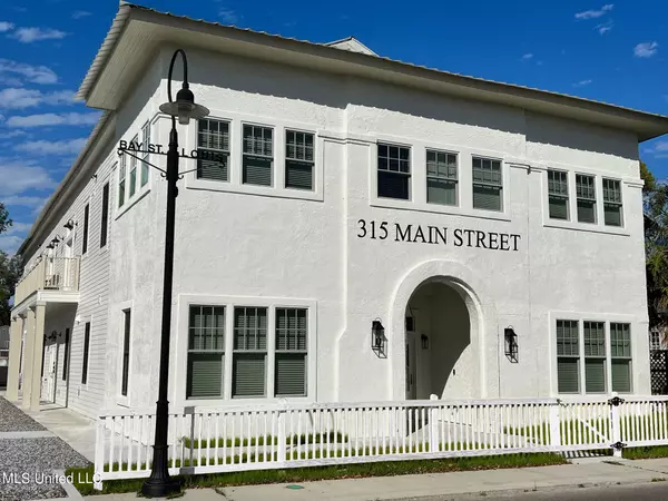 315 Main Street #D, Bay Saint Louis, MS 39520