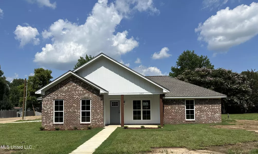 307 SE 8th Avenue, Magee, MS 39111