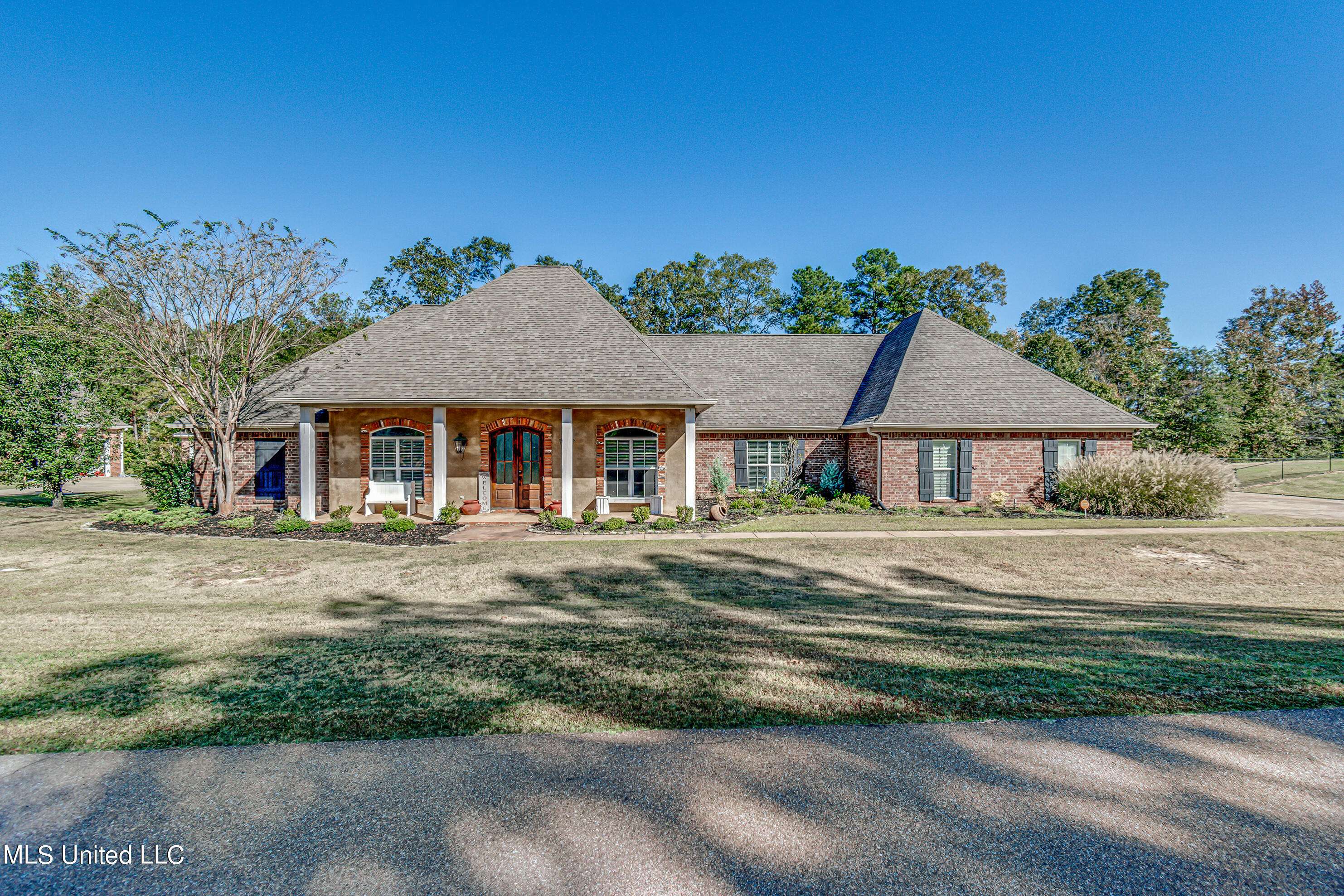 1006 Longwood Place, Pearl, MS 39208