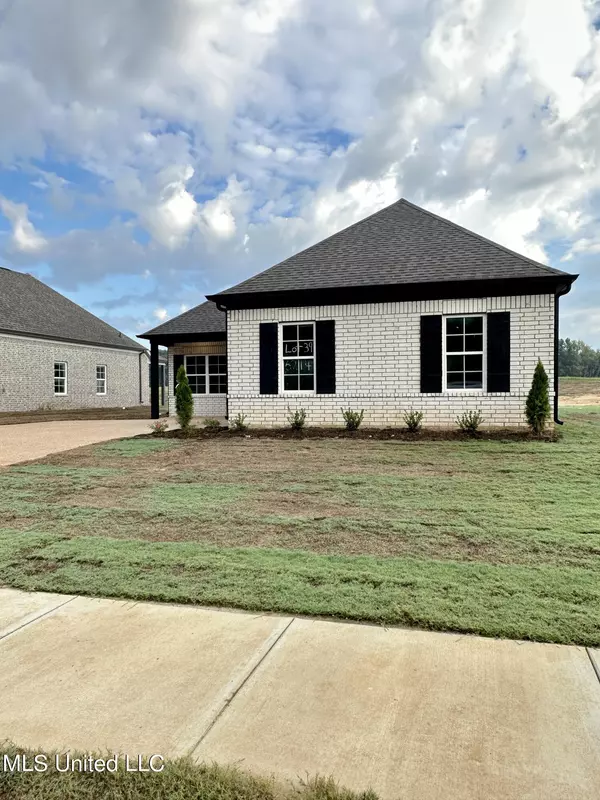 Walls, MS 38680,6214 Clover Court