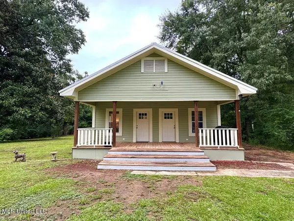 7 Hall Road, Roxie, MS 39661