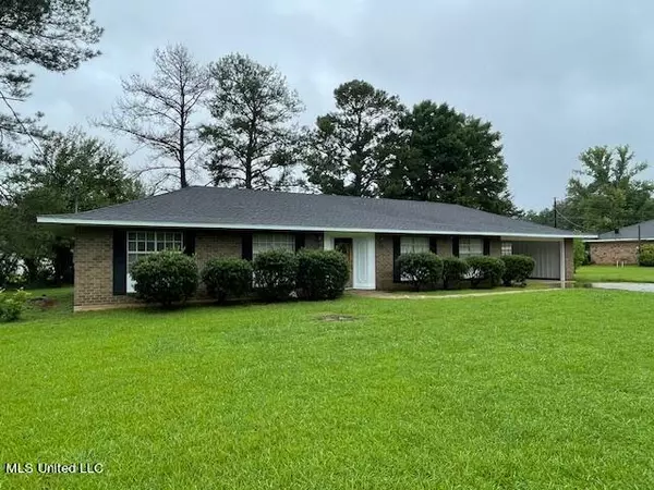 107 Oak Park Drive, Forest, MS 39074