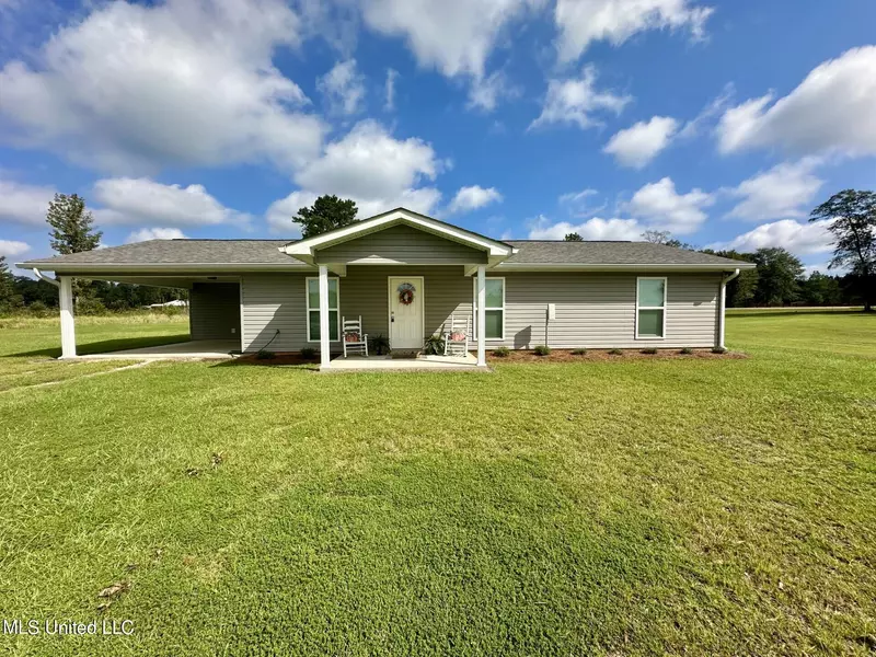 55 Robert King Road, Poplarville, MS 39470