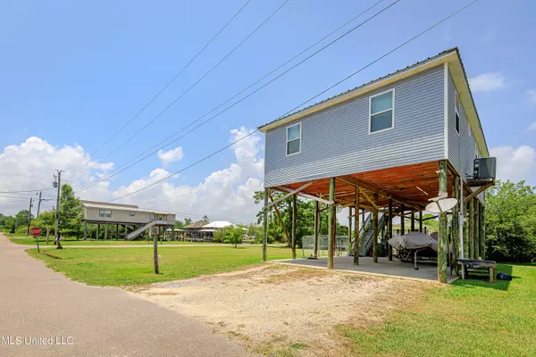 4014 Sailfish Street, Bay Saint Louis, MS 39520