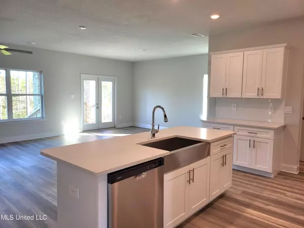 Ocean Springs, MS 39564,11401 Harrison Court