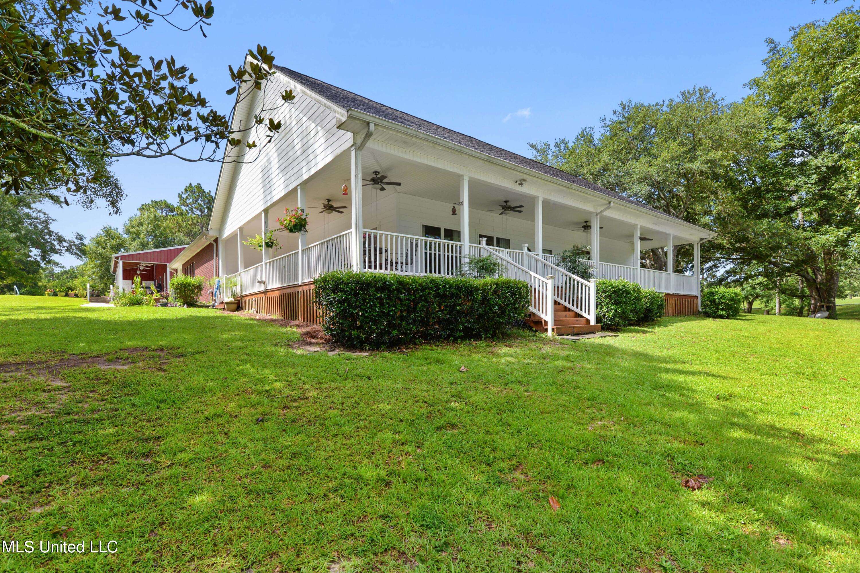 172 Blue Lakes Drive, Lucedale, MS 39452