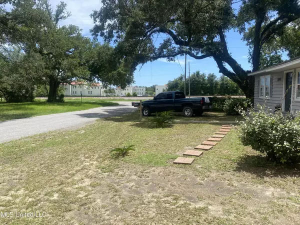 Gulfport, MS 39507,2205 Oak Avenue