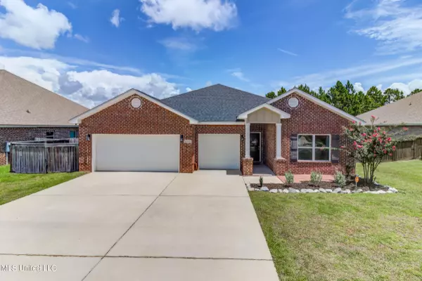 6560 Sugarcane Circle, Ocean Springs, MS 39564