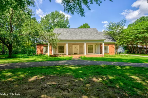 285 W Sweetwater Road, Byhalia, MS 38611