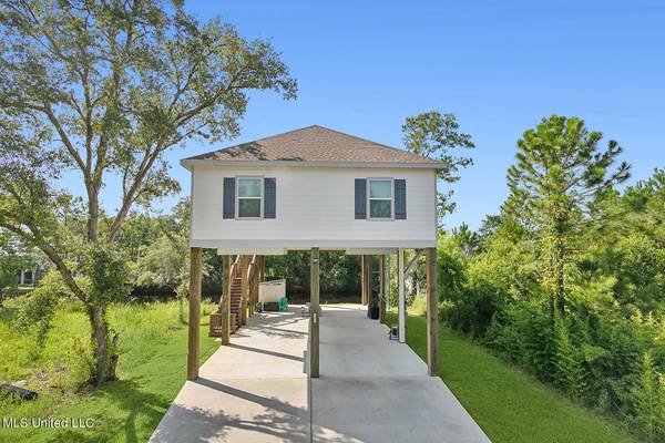 11024 Missouri Street, Bay Saint Louis, MS 39520