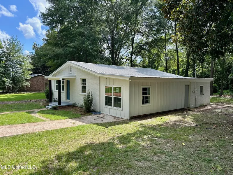 303 Oakhill Drive, Carthage, MS 39051