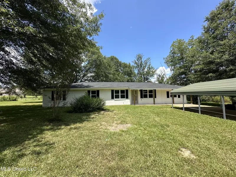 2498 Highway 16, Carthage, MS 39051