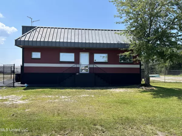 4020 Jefferson Avenue, Moss Point, MS 39563