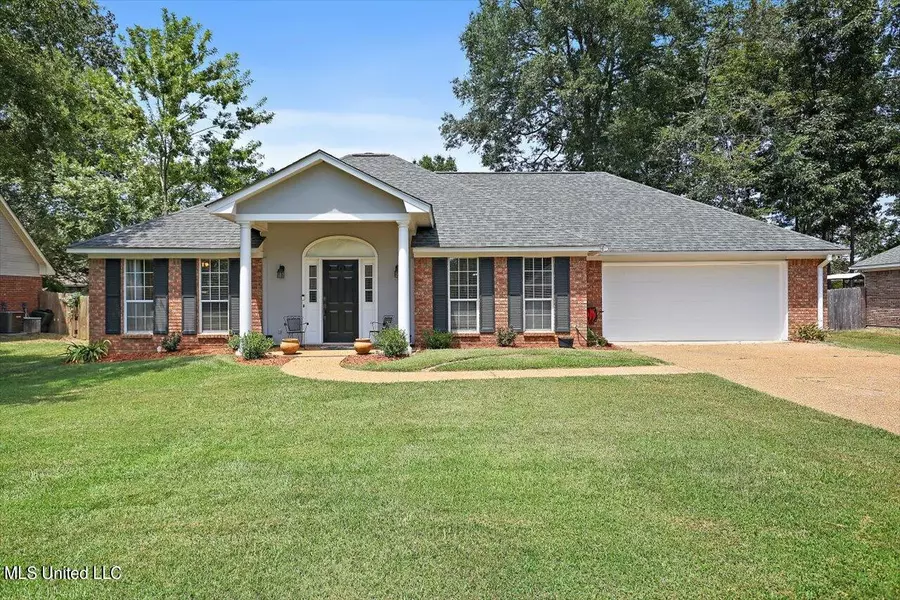 25 Estates Dr, Flowood, MS 39232