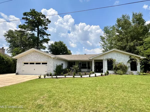 8712 Manini Way, Diamondhead, MS 39525