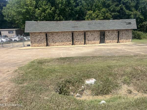 1215 Springridge Rd Road, Clinton, MS 39056