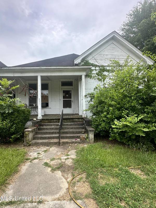 435 Second Street, Grenada, MS 38901