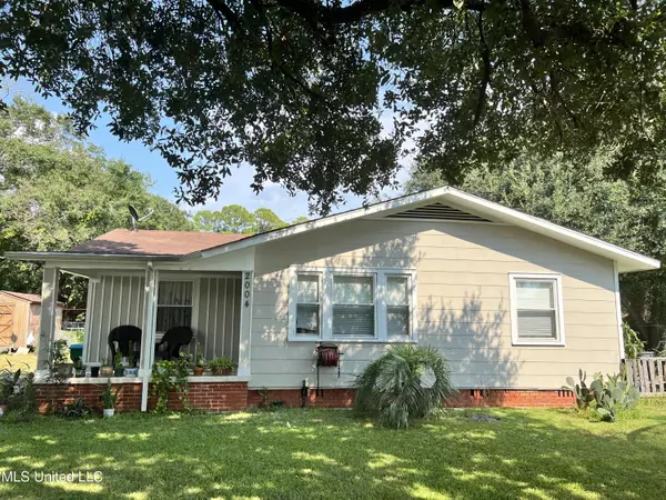 2004 Martin Street, Pascagoula, MS 39581