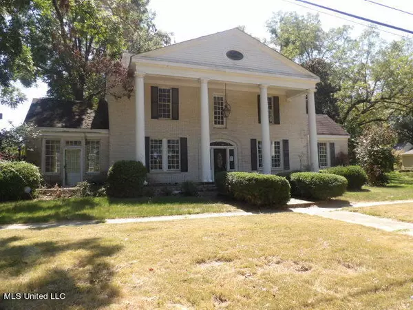 Senatobia, MS 38668,217 E Tate Street