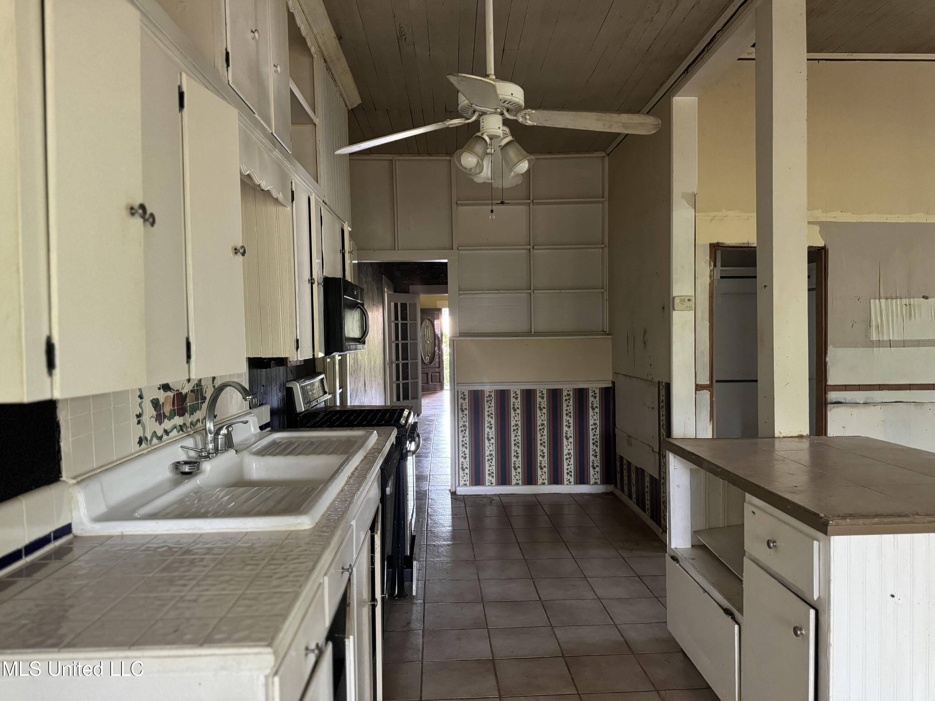 Wesson, MS 39191,1060 Beech Street