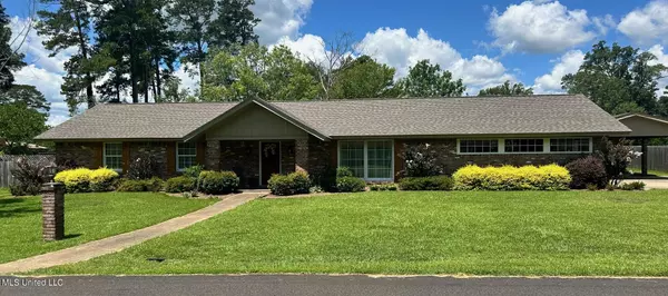 112 Eastgate Circle Circle, Forest, MS 39074