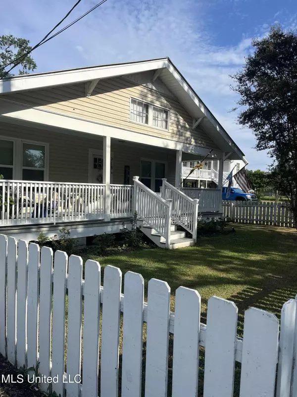 Waveland, MS 39576,918 Sears Avenue