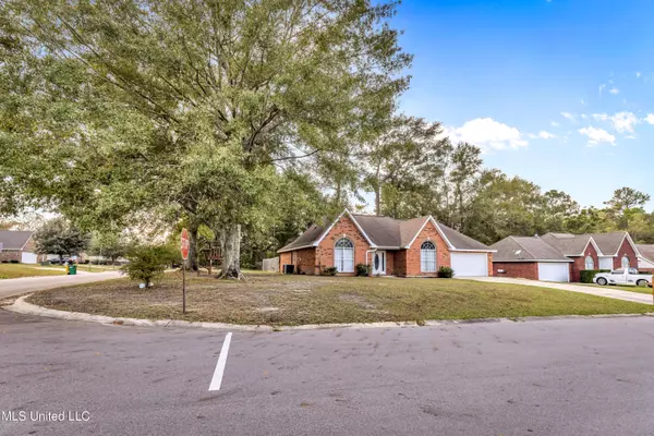 Vancleave, MS 39565,14350 Oak View Circle