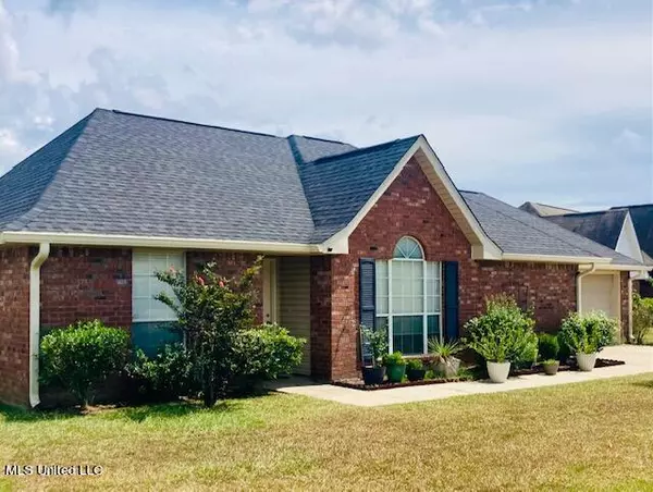 2112 Irma Circle, Ocean Springs, MS 39564