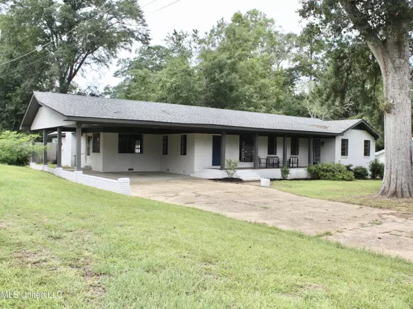 502 NW 2nd Ave Avenue, Magee, MS 39111