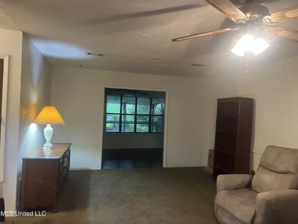 Ocean Springs, MS 39564,8528 Mermaid Avenue