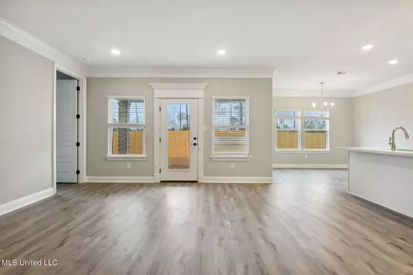 Ocean Springs, MS 39564,5812 Southwark Drive