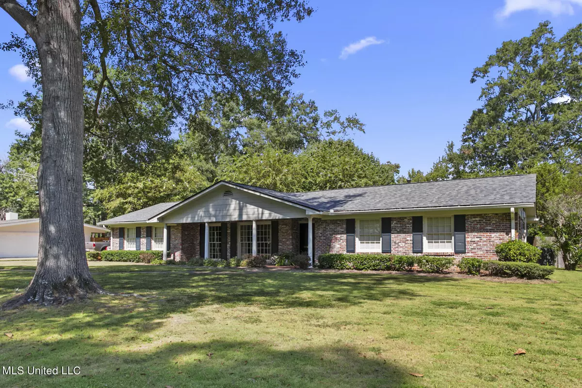 Jackson, MS 39211,210 Rollingwood Drive