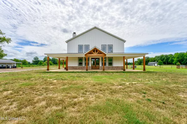 2433 Nesbit Road, Nesbit, MS 38651