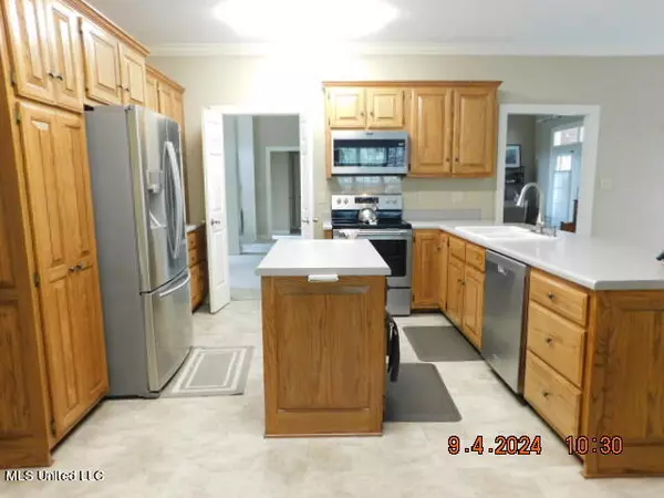 Senatobia, MS 38668,104 Oakwood Drive