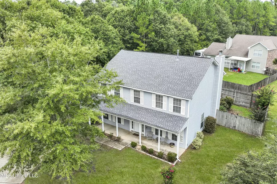 13 N Lakeview Drive, Ocean Springs, MS 39564