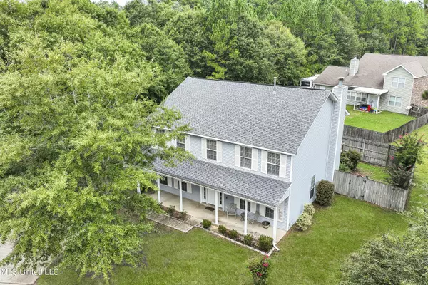 Ocean Springs, MS 39564,13 N Lakeview Drive