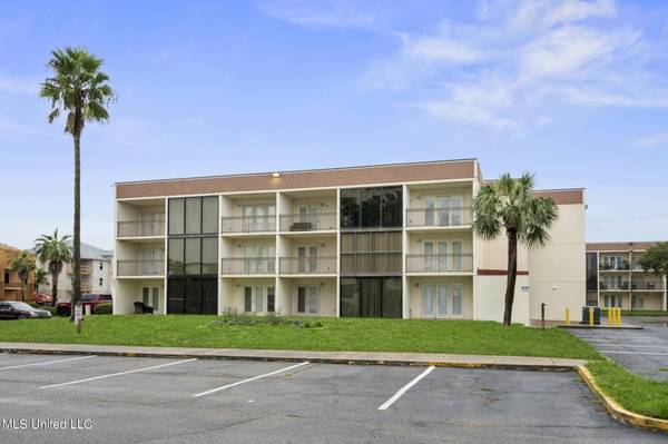 2046 Beach Boulevard #328, Biloxi, MS 39531