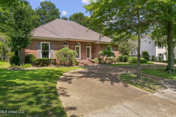 203 Hillside St Street,  Ridgeland,  MS 39157