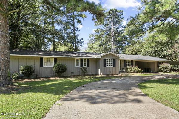 4001 Roxbury Road, Jackson, MS 39211