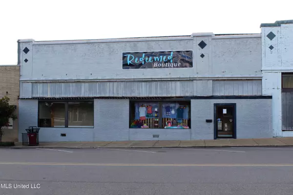 106 N Main Avenue, Magee, MS 39111