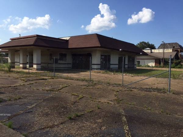 2435 Livingston Road, Jackson, MS 39213