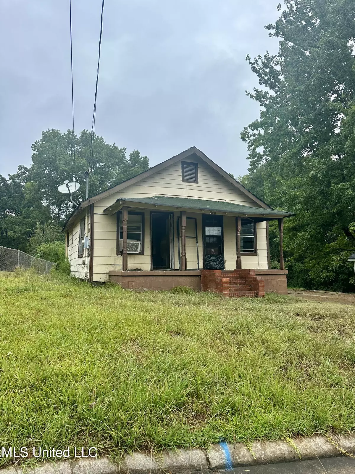 Grenada, MS 38901,1030 Pine Hill Street