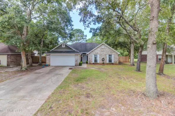 Ocean Springs, MS 39564,7113 Oakhurst Drive