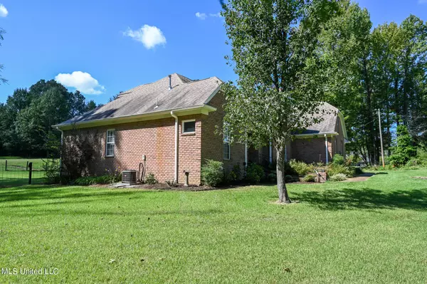 Holly Springs, MS 38635,180 Melissa Lane