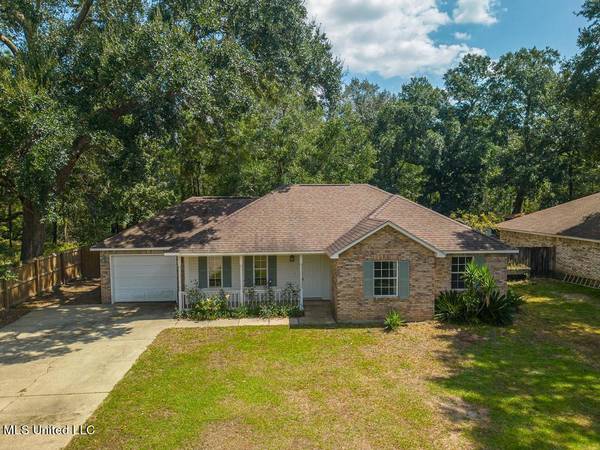 1316 Elizabeth Street, Ocean Springs, MS 39564