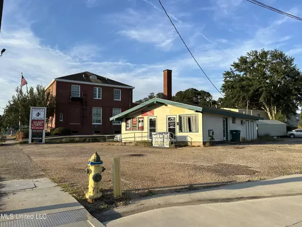 Poplarville, MS 39470,305 S Main Street