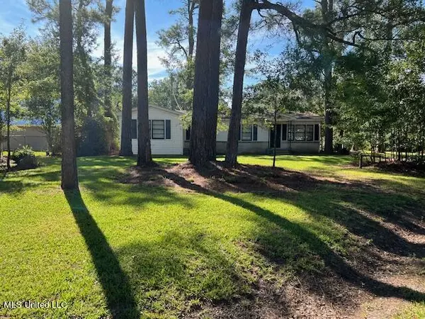 6505 Woodland Drive,  Ocean Springs,  MS 39564