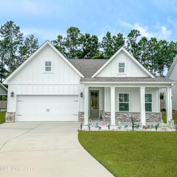 10622 Wren Gv Grove, Gulfport, MS 39503