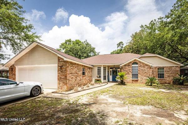 8500 Clamshell Avenue, Ocean Springs, MS 39564